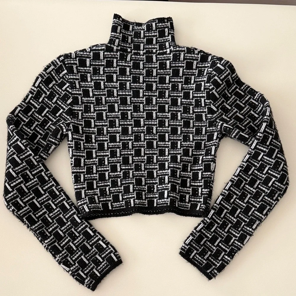 Zara Monochrome Geometric Turtleneck Sweater - Picture 2 of 4